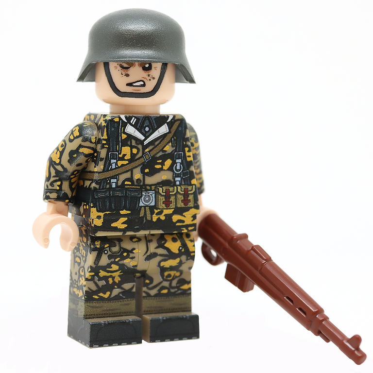 WW2 German Soldier in Oak Camo (G43)