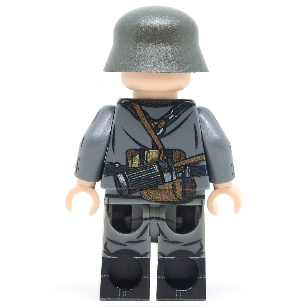 Weekend Blitz 24 - WW2 German Soldier with MG13 pouches