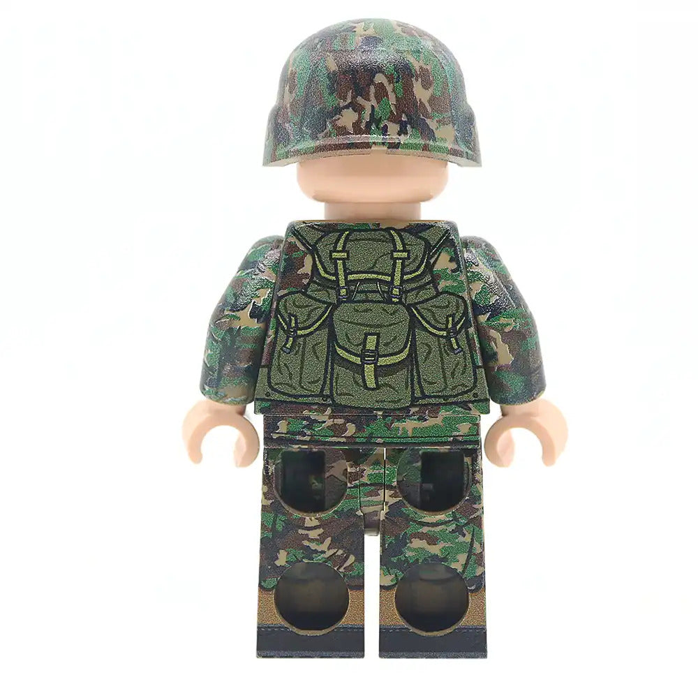 US Army Soldier in Woodland Camo