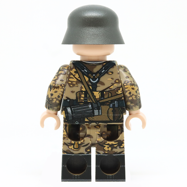 WW2 German NCO in Oak Camo