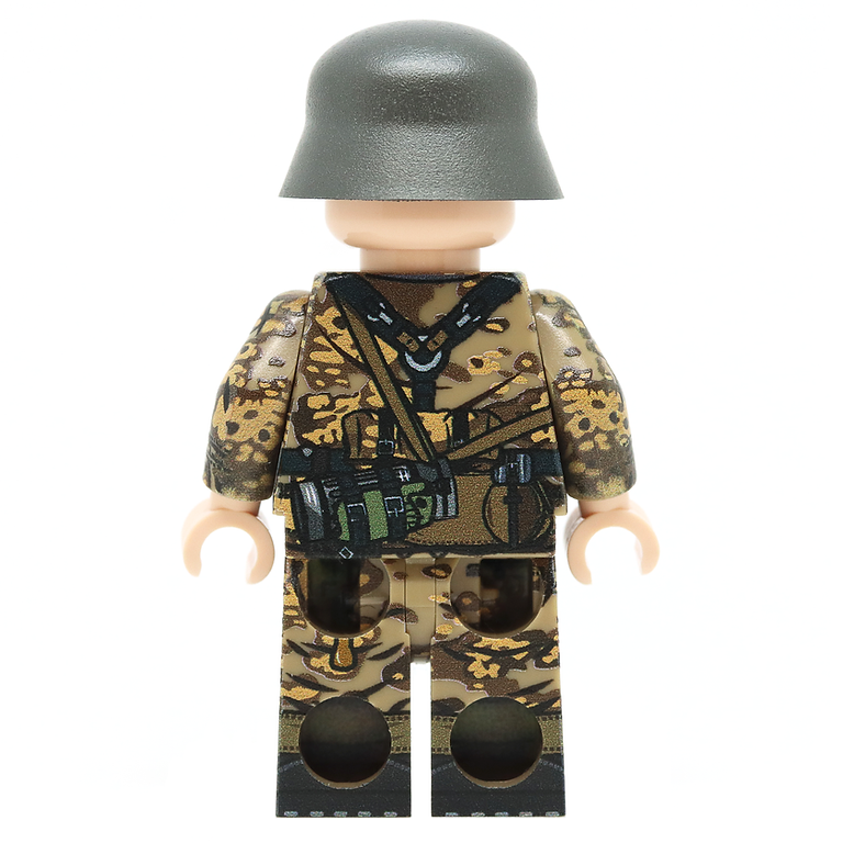 WW2 German Rifleman in Oak Camo (Autumn)