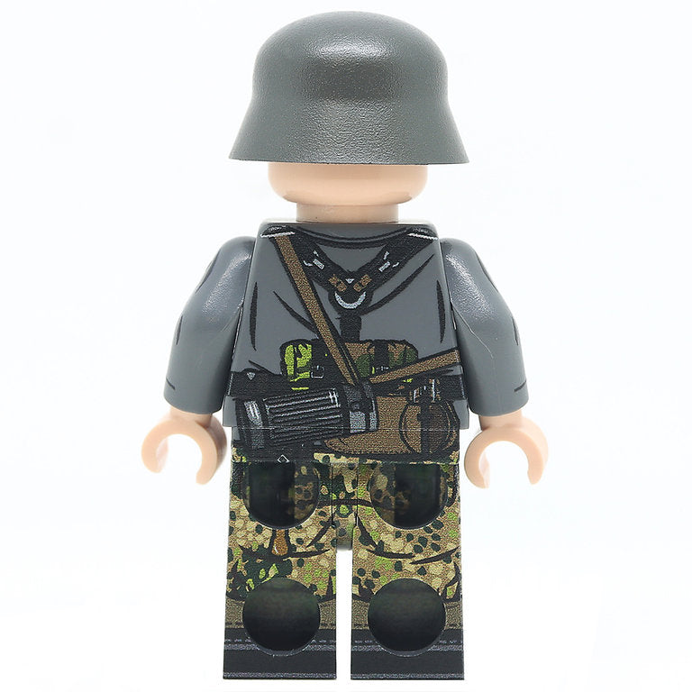 Waffen Grenadier Brigade of the SS Charlemagne Schütze