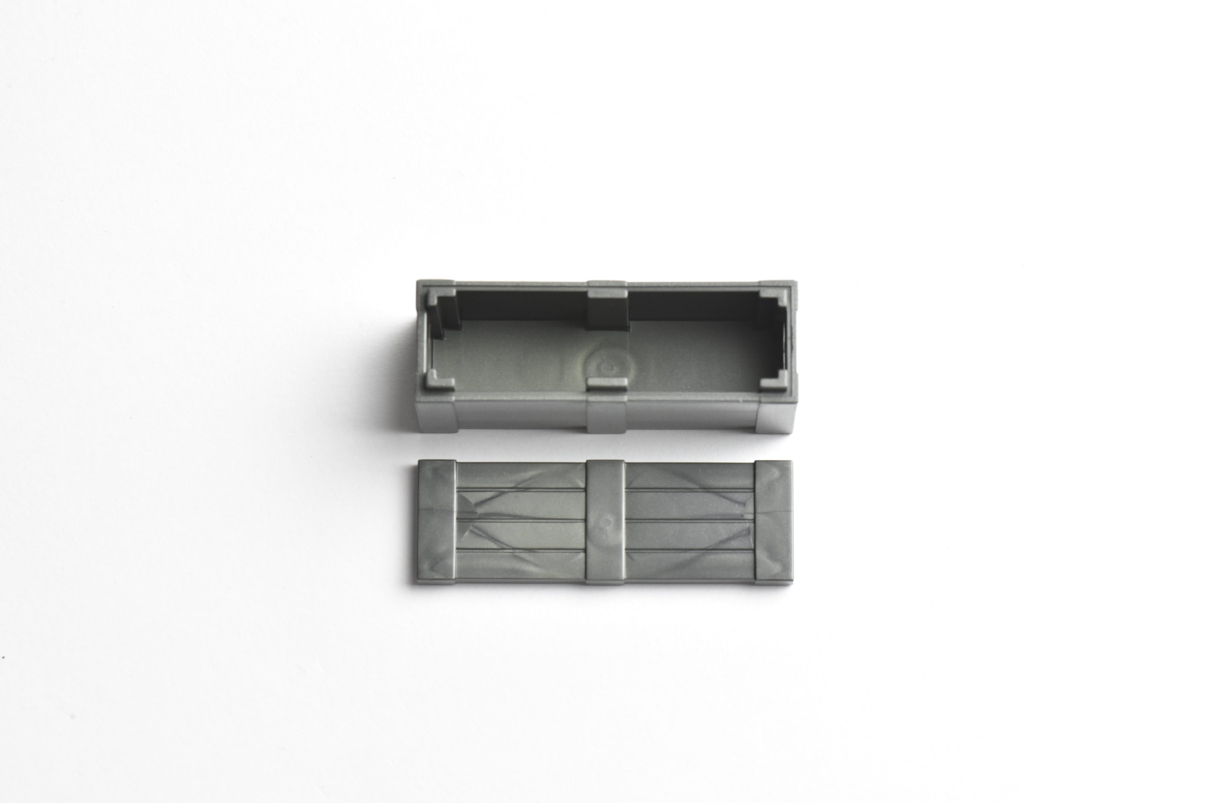 Crate with Lid (Gunmetal or Tan)